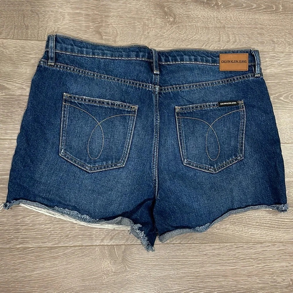 Calvin Klein High Rise  Distressed Denim Jean Shorts 32 - Picture 13 of 15